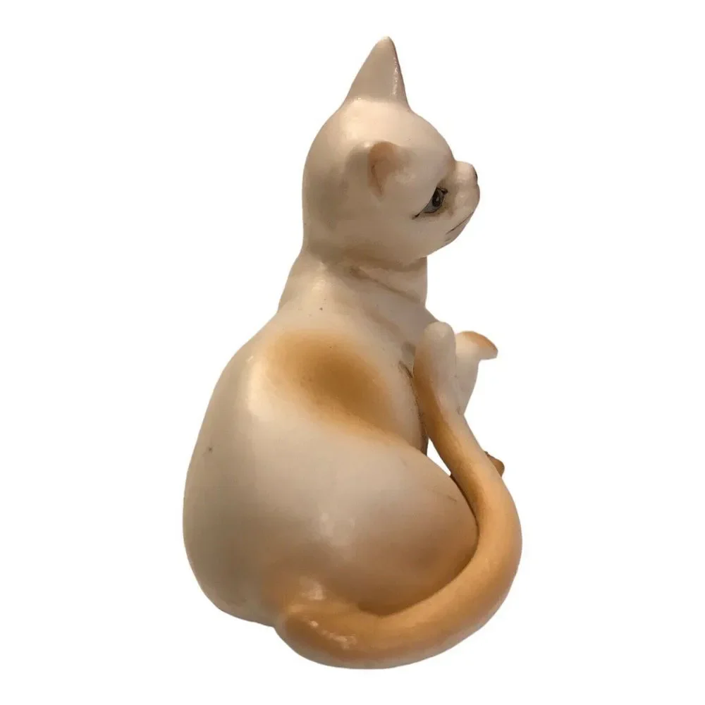 CAT FIGURINE GENUINE Porcelain  JAPAN VINTAGE 2